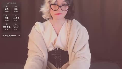 Sue online show from February 28, 9:33 pm