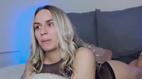 Foxy Kimmi online show from December 17, 7:04 am