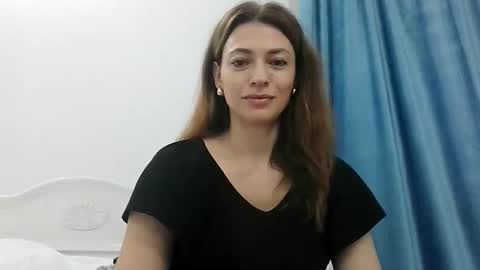 Adela - Single mom. 40 y online show from February 6, 7:45 am