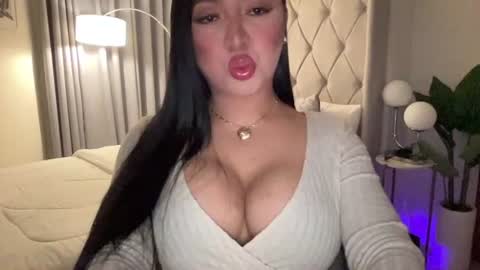 Snapshot of foxyluscious chatting on January 12, 12:18 am Ms Celeste Anne online show from January 12, 12:18 am