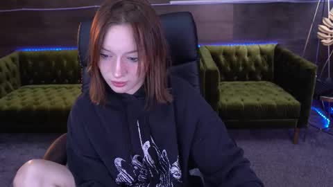 Snapshot of foxymayy chatting on September 15, 2:29 pm Maya online show from September 15, 2:29 pm