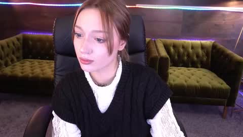 Snapshot of foxymayy chatting on September 27, 12:36 pm Maya online show from September 27, 12:36 pm