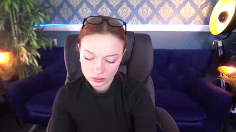 Snapshot of foxymayy chatting on October 6, 1:07 pm Maya online show from October 6, 1:07 pm
