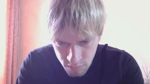 frame_tamer888 online show from June 4, 12:11 pm