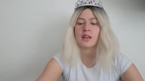 Francesca online show from December 4, 1:33 pm