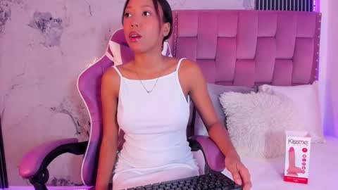 Laura online show from September 22, 7:40 pm