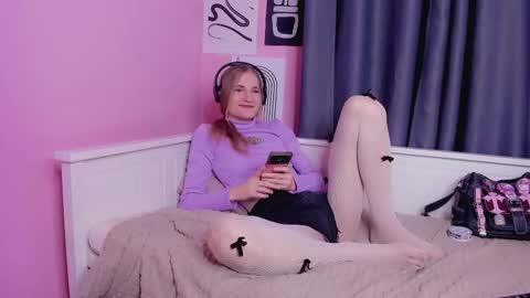 Snapshot of frankie_reese chatting on September 27, 1:42 pm Frankie online show from September 27, 1:42 pm