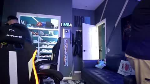frankievw9 online show from October 10, 10:58 pm