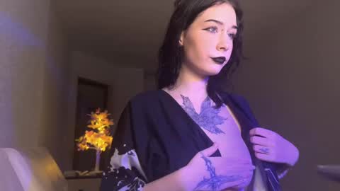 Snapshot of frau_basted chatting on January 16, 6:06 pm mistress Bastet and mintcola online show from January 16, 6:06 pm