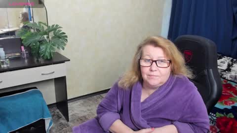 FrauMartha online show from December 12, 11:17 am