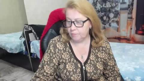 FrauMartha online show from December 13, 8:04 pm