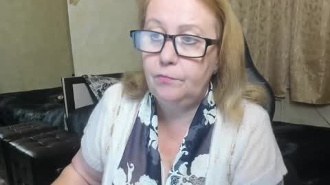 FrauMartha online show from November 13, 1:36 pm