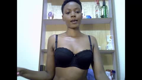 mia  online show from December 14, 7:53 pm