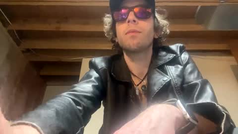 freeyourmind247 online show from December 3, 7:49 am