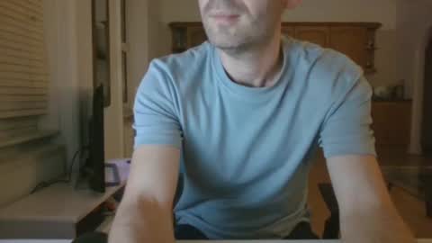 Snapshot of frenchbdmaninlondon chatting on September 9, 10:32 pm Horny Paul online show from September 9, 10:32 pm