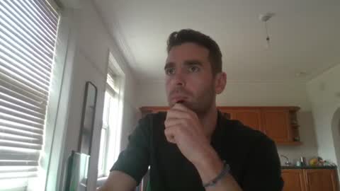 Snapshot of frenchbdmaninlondon chatting on October 8, 12:11 pm Horny Paul online show from October 8, 12:11 pm
