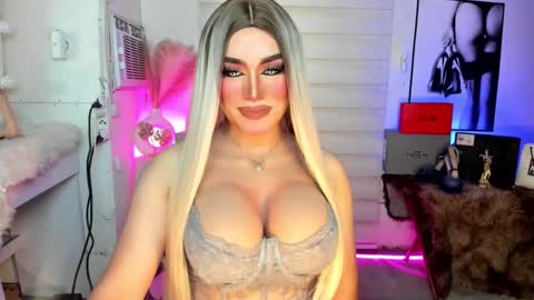 Miss Frea  online show from September 24, 2:29 am