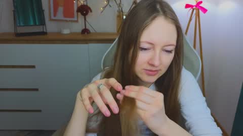 Freya online show from February 4, 9:38 am