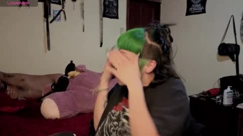 freyaa_sorceress online show from December 15, 4:30 am