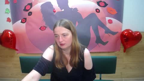 Snapshot of freyadak chatting on October 5, 11:07 am FreyaDak online show from October 5, 11:07 am