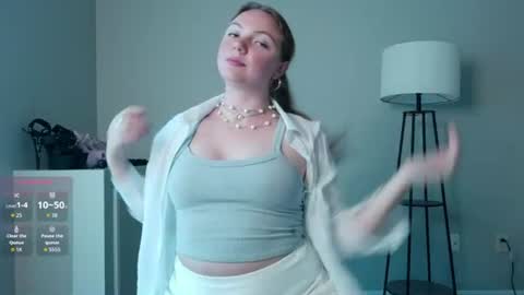 Freya online show from June 17, 9:53 pm