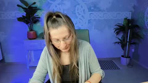 Frida Tander online show from March 2, 4:53 pm