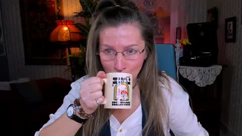 Frida Tander online show from February 6, 9:11 am