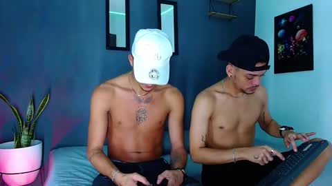 Adam y pitter online show from December 2, 12:24 pm