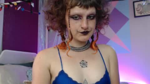 Snapshot of friskyflowers chatting on September 27, 6:27 pm cherry online show from September 27, 6:27 pm