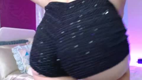 Snapshot of friskyflowers chatting on October 16, 2:22 am cherry online show from October 16, 2:22 am