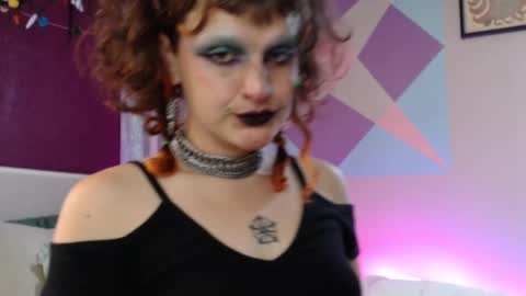 Snapshot of friskyflowers chatting on October 5, 6:26 pm cherry online show from October 5, 6:26 pm