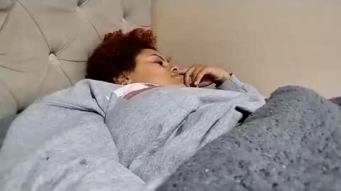 Frizzy girl online show from November 2, 3:17 am