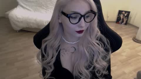 Lilith online show from October 1, 6:07 pm