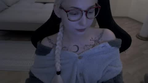 Lilith online show from April 14, 5:33 am