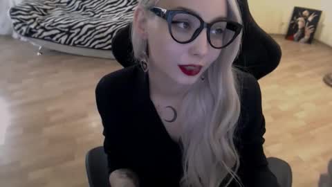 Lilith online show from September 18, 11:47 am