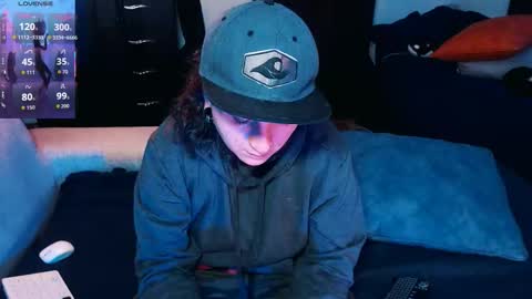 Snapshot of ftmblueyes chatting on October 5, 7:39 am HEHIM online show from October 5, 7:39 am