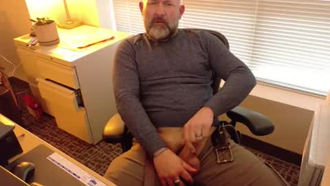 fuckadilf online show from December 16, 9:43 pm