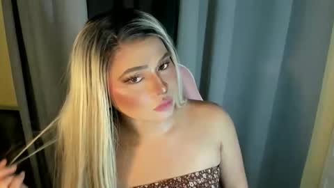 R A I N M O R A L E S  G M A I L . C O M online show from April 23, 7:48 pm