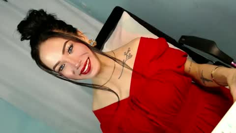 Snapshot of fuckerjenny8 chatting on February 14, 11:31 am sweetyJENNY online show from February 14, 11:31 am