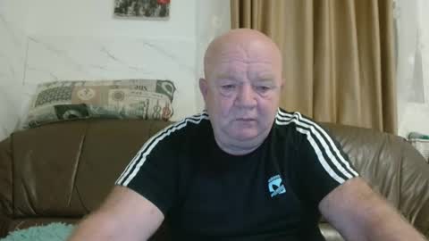 fullballs6 online show from November 10, 3:42 am