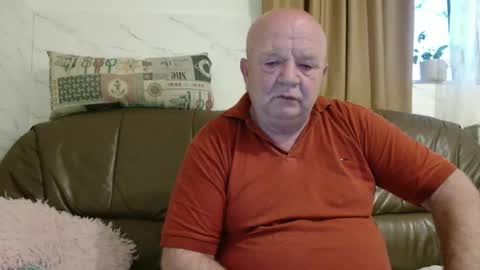 fullballs6 online show from April 17, 3:09 am