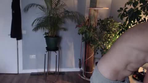 Am1982 online show from October 3, 12:57 pm