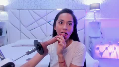 gabbieskinny online show from April 18, 11:34 am