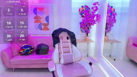 Snapshot of gabby_evanns chatting on September 27, 12:14 pm gabby_evanns online show from September 27, 12:14 pm