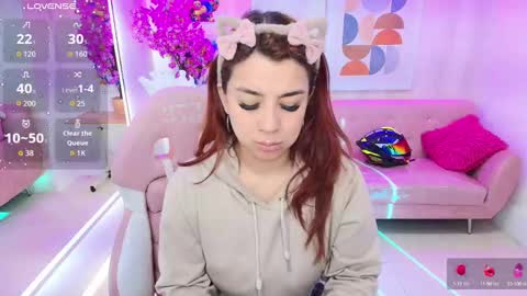 Snapshot of gabby_evanns chatting on October 15, 12:17 pm gabby_evanns online show from October 15, 12:17 pm