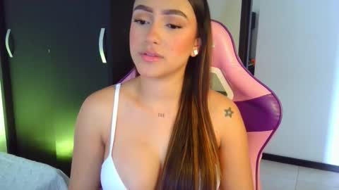 Snapshot of gabi_xi chatting on September 29, 1:10 pm Gabi online show from September 29, 1:10 pm