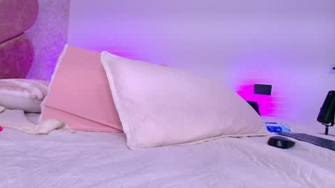 gabriela online show from November 13, 9:39 pm