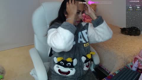 Snapshot of gabriela_morales01 chatting on December 20, 10:49 am . online show from December 20, 10:49 am