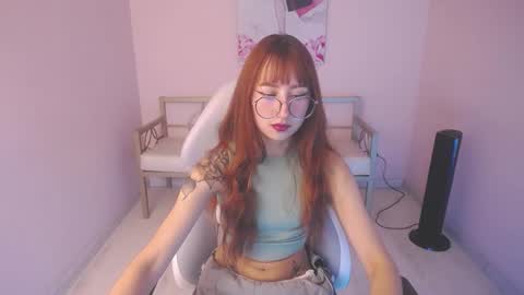 Snapshot of gaby_angel25 chatting on October 3, 8:39 pm .. .. online show from October 3, 8:39 pm