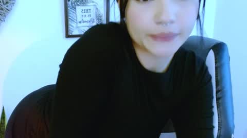 My name is Gabriela.. nice to meet you thumbs up please its very important to me online show from April 10, 3:17 pm